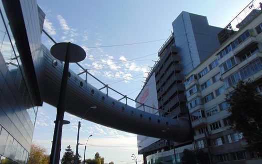 Spatiu Comercial /Birouri De Inchiriat – sectorul 4. PARCARE Acoperit